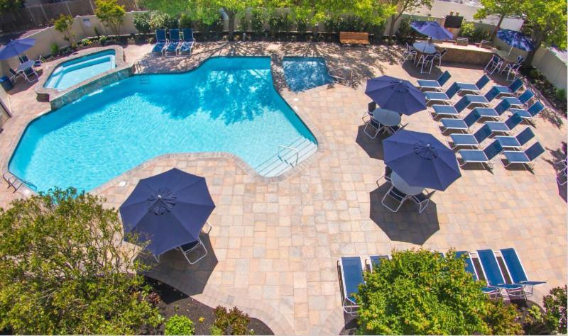 Beachcomber Resort Авалон Екстериор снимка