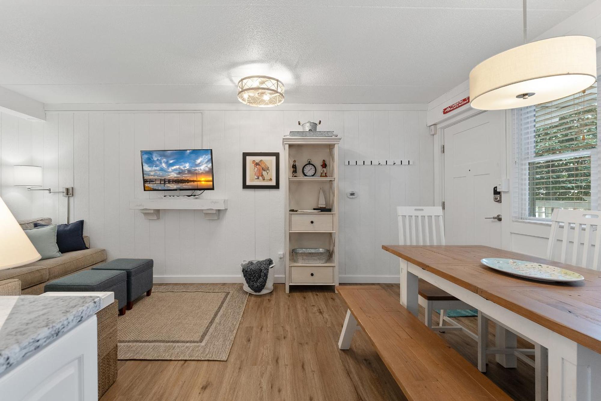 Beachcomber Resort Авалон Екстериор снимка