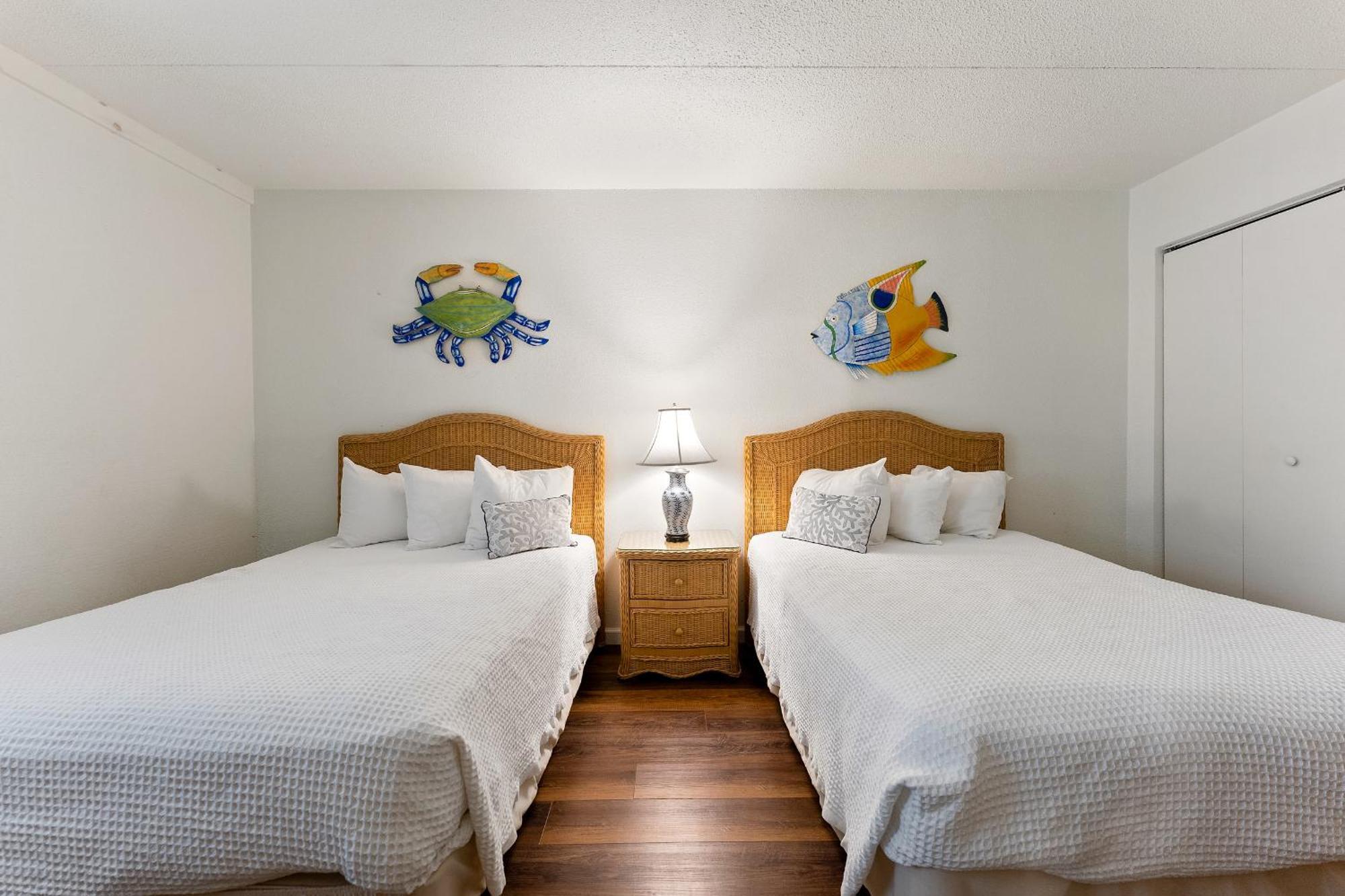 Beachcomber Resort Авалон Екстериор снимка